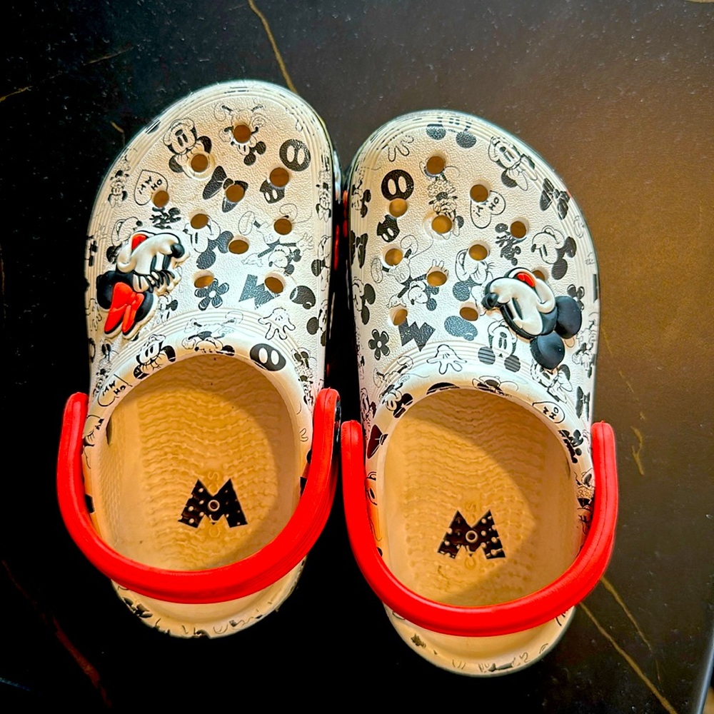 Crocs Disney Mickey Mouse Toddler Size 8
